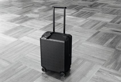 سلفاتوري فيراغامو تتطلق مجموعة "فيراغامو ترافِل" Ferragamo Travel